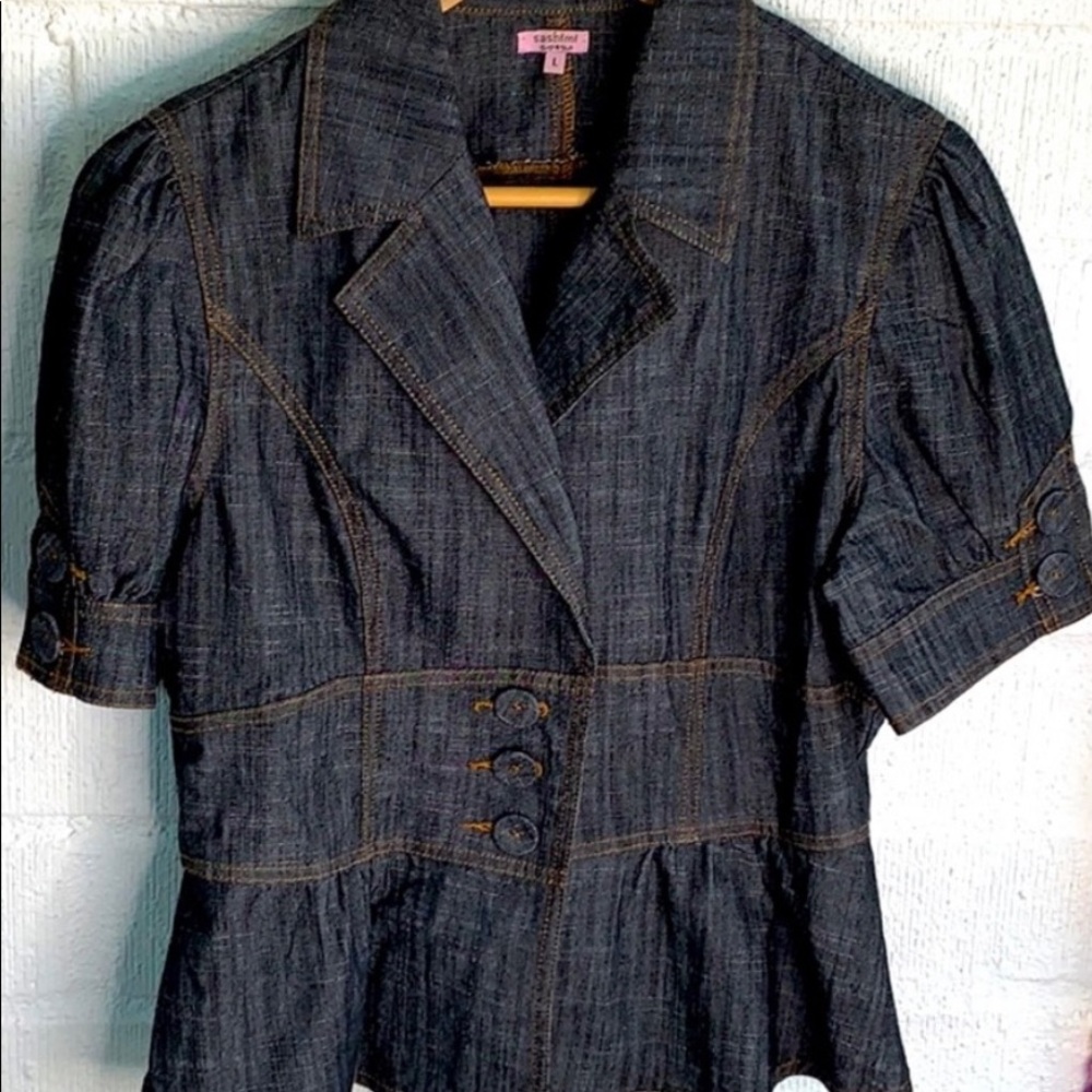 A super beautiful jean jacket more like 12 size o Medium